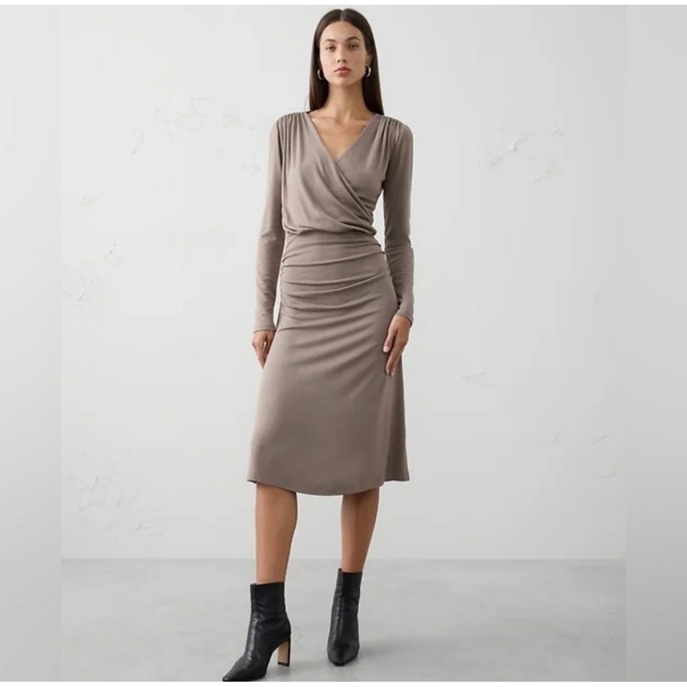 Banana Republic Soft Luxe‎ Ruched Faux Wrap Midi Dress Mocha Latte Medium